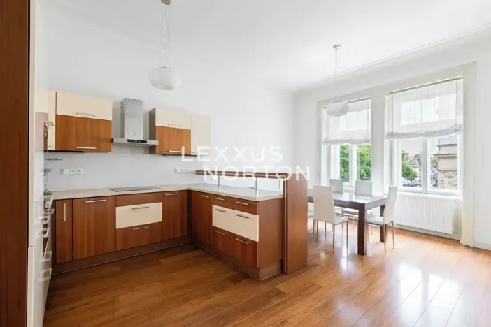 Pronájem bytu 4+1, Praha - Malá Strana, Zborovská, 154 m2
