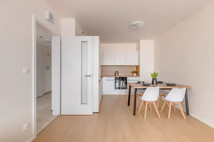 Pronájem bytu 2+kk, Praha - Vysočany, Hindlova, 53 m2