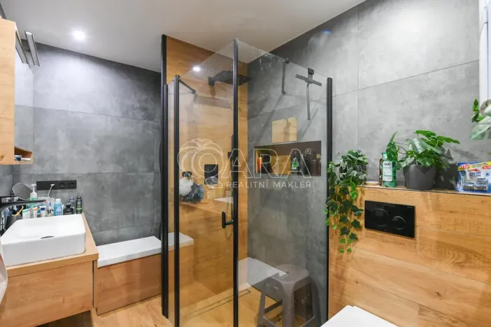 Prodej obchodního prostoru, Jesenice, Cedrová, 56 m2