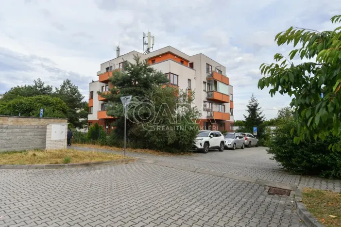 Prodej obchodního prostoru, Jesenice, Cedrová, 56 m2