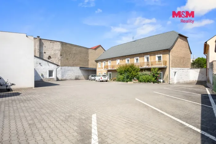 Prodej obchodního prostoru, Kladno, Dr. Steinera, 376 m2
