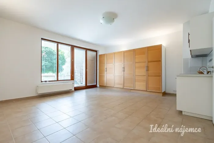 Pronájem bytu 1+kk, Praha - Dejvice, Máslova, 34 m2