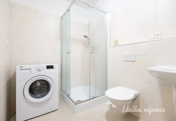 Pronájem bytu 1+kk, Praha - Dejvice, Máslova, 34 m2