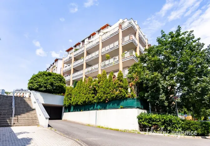 Pronájem bytu 1+kk, Praha - Dejvice, Máslova, 34 m2
