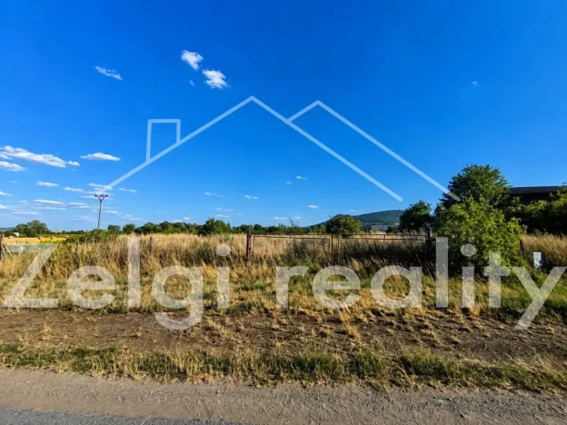 Prodej komerčního pozemku, Strachotín, Palavská, 2465 m2