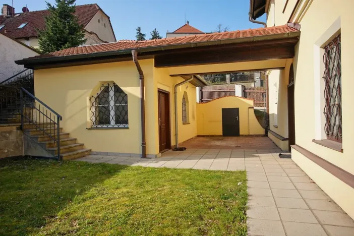 Pronájem rodinného domu, Praha, 215 m2
