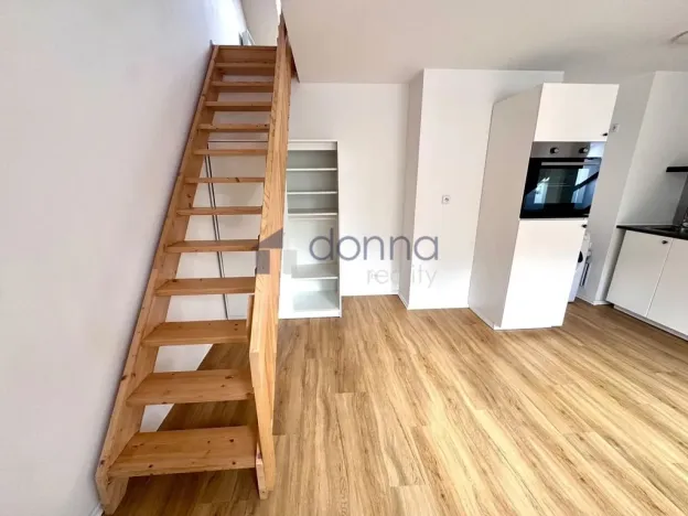 Pronájem bytu 2+kk, Praha, Kollárova, 67 m2