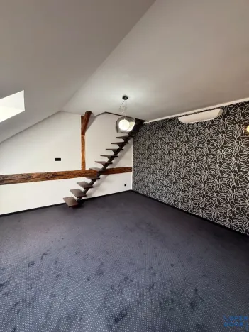 Pronájem bytu 1+kk, Chomutov, Kukaňova, 55 m2