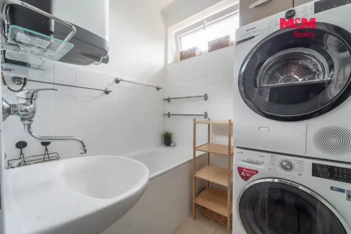 Prodej bytu 3+1, Bříství, 64 m2