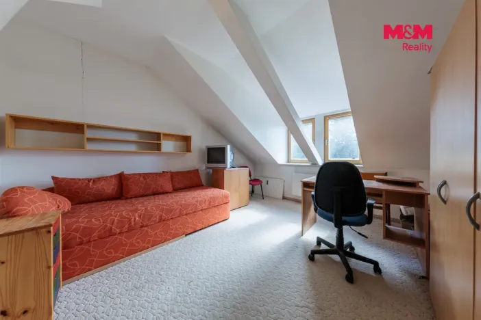 Prodej bytu 3+1, Ostrov, Masarykova, 87 m2