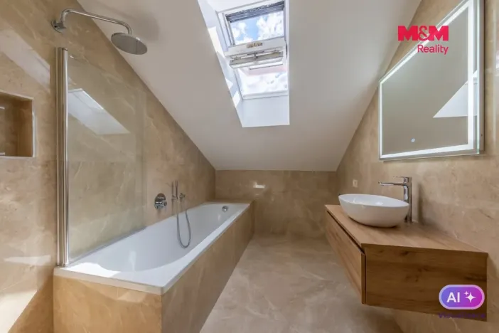 Prodej bytu 3+1, Ostrov, Masarykova, 87 m2