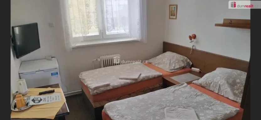 Pronájem atypického bytu, Praha - Dolní Chabry, Ústecká, 17 m2