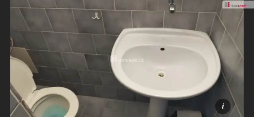 Pronájem atypického bytu, Praha - Dolní Chabry, Ústecká, 17 m2