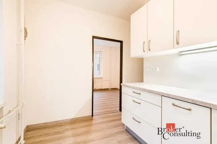Prodej bytu 2+1, Slavkov u Brna, Komenského náměstí, 53 m2