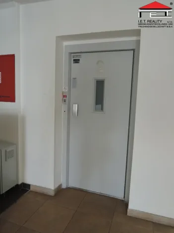 Pronájem bytu 1+kk, Praha - Hostivař, Hornoměcholupská, 23 m2