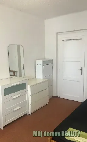 Pronájem bytu 1+1, Praha - Dolní Chabry, Prunéřovská, 1 m2