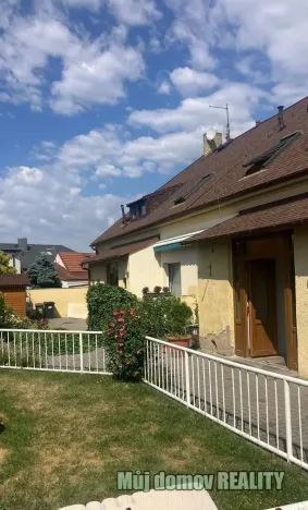 Pronájem bytu 1+1, Praha - Dolní Chabry, Prunéřovská, 1 m2