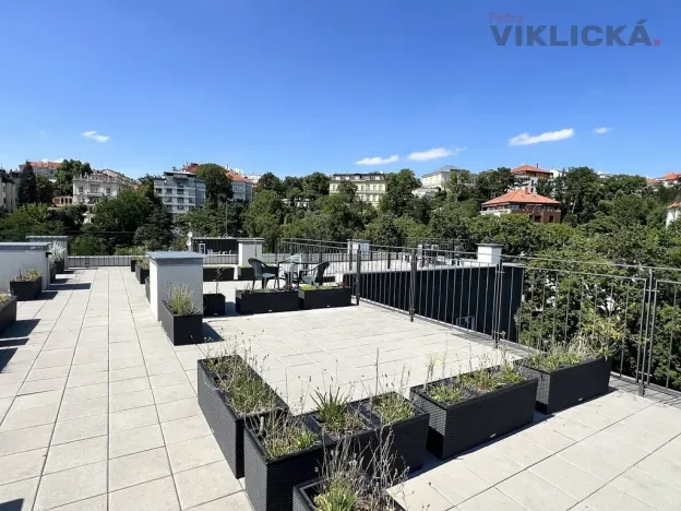 Pronájem bytu 1+kk, Praha - Vinohrady, Perucká, 27 m2