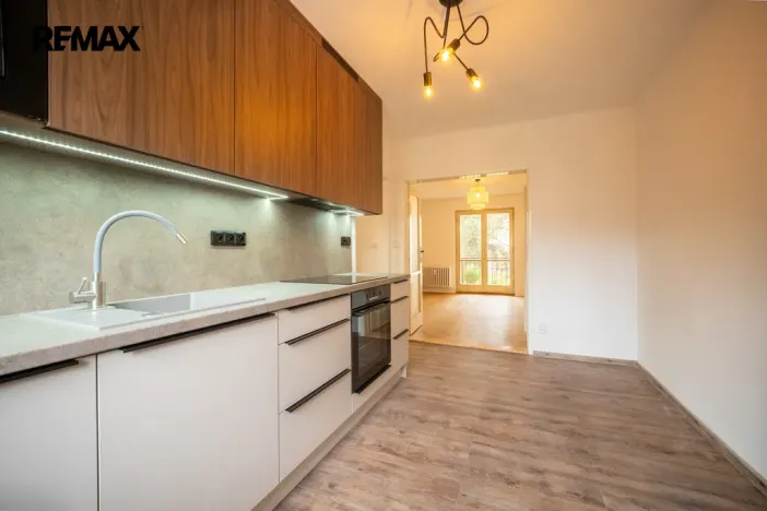 Pronájem bytu 2+1, Hradec Králové, Ladova, 56 m2