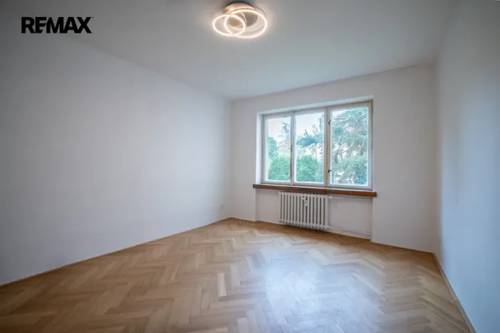 Pronájem bytu 2+1, Hradec Králové, Ladova, 56 m2