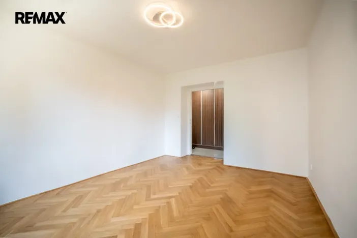 Pronájem bytu 2+1, Hradec Králové, Ladova, 56 m2