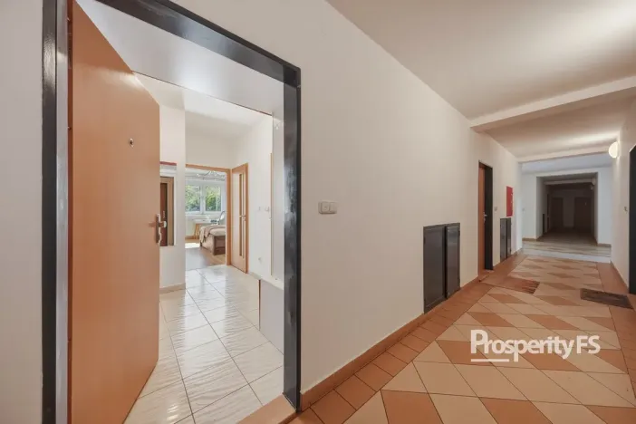 Prodej bytu 2+kk, Praha - Řeporyje, Kakosova, 52 m2