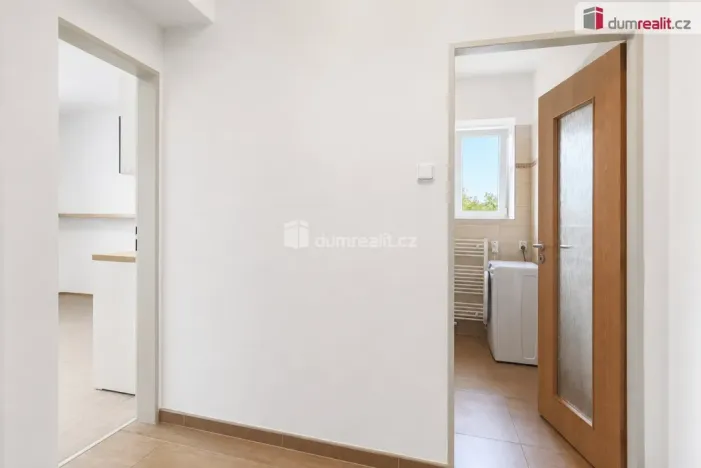 Pronájem bytu 1+kk, Praha - Březiněves, Na hlavní, 30 m2
