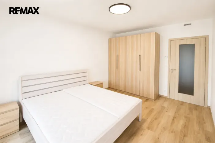 Pronájem bytu 3+kk, Praha - Hloubětín, Poděbradská, 70 m2