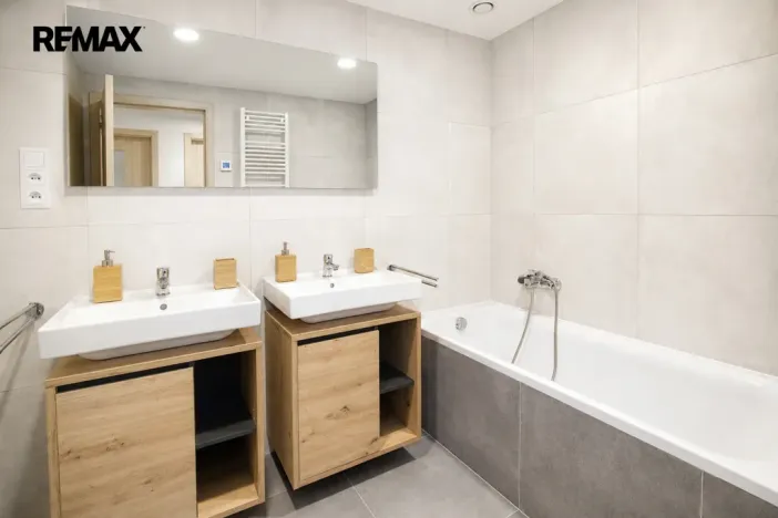 Pronájem bytu 3+kk, Praha - Hloubětín, Poděbradská, 70 m2
