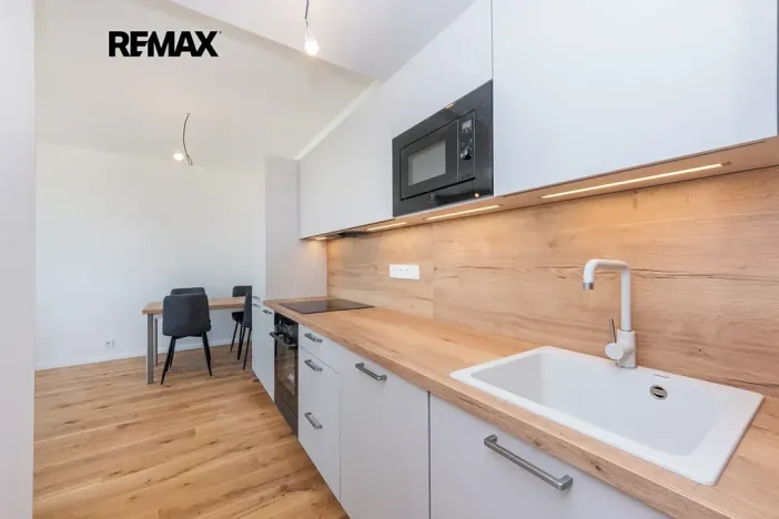 Prodej bytu 2+kk, Praha - Radlice, U Komína, 41 m2