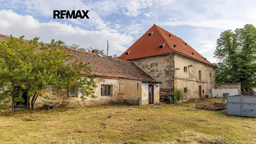 Prodej zemědělského objektu, Počedělice, 2500 m2