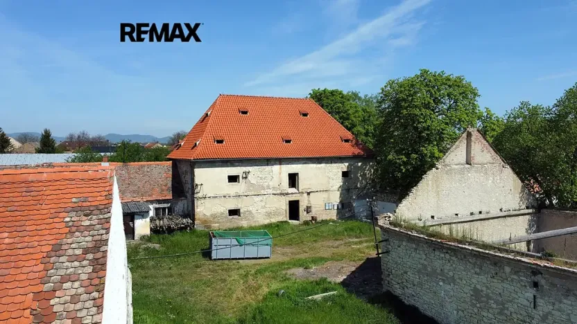 Prodej zemědělského objektu, Počedělice, 2500 m2