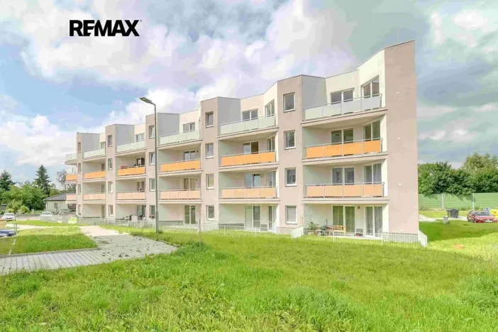 Pronájem bytu 2+kk, Velký Osek, U hřiště, 60 m2