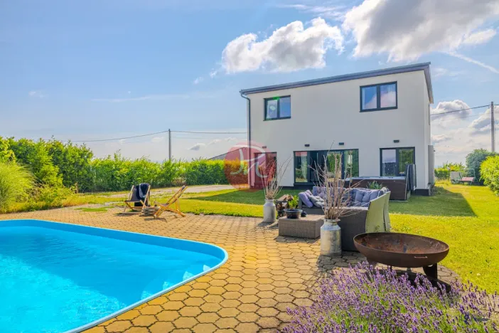 Prodej rodinného domu, Tísek, 208 m2