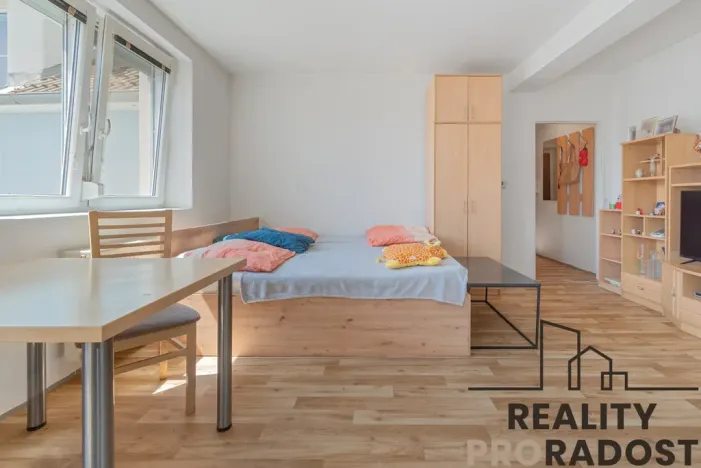 Prodej bytu 1+kk, Znojmo, U Lesíka, 33 m2