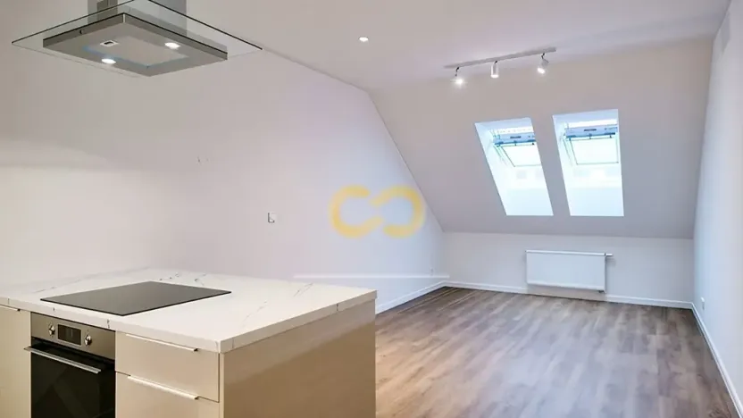 Pronájem bytu 2+kk, Písek, Alšovo nám., 66 m2