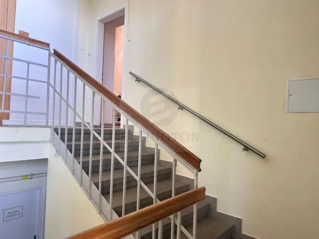 Pronájem bytu 2+kk, Karlovy Vary, Poděbradská, 61 m2