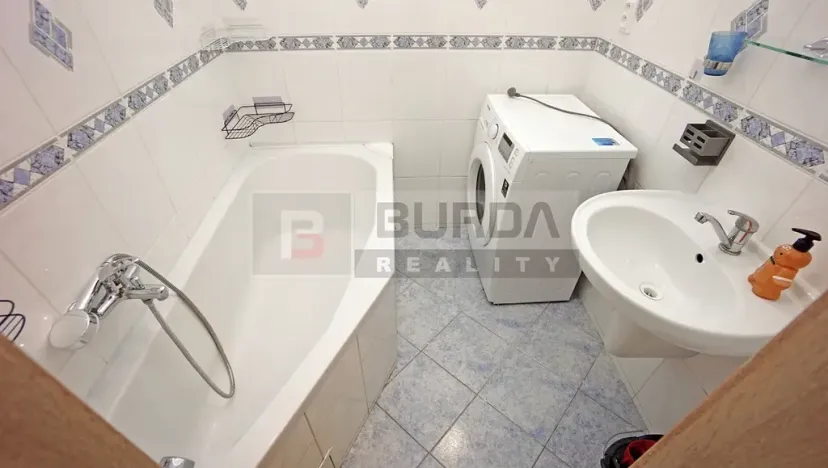 Pronájem bytu 2+kk, Praha - Troja, Hnězdenská, 36 m2