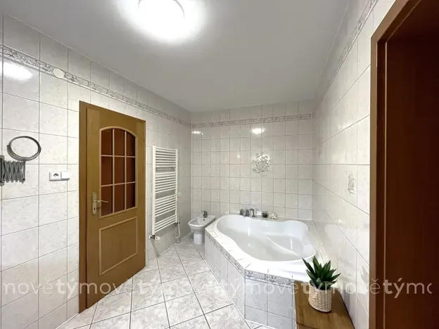 Prodej rodinného domu, Přelouč, Okružní, 370 m2
