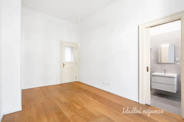 Pronájem bytu 3+kk, Praha - Nové Město, Na Moráni, 94 m2