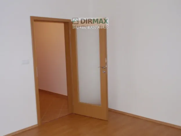 Pronájem bytu 1+kk, Plzeň - Severní Předměstí, Valtická, 43 m2