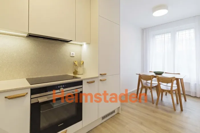 Pronájem bytu 3+1, Praha - Holešovice, U Pergamenky, 61 m2