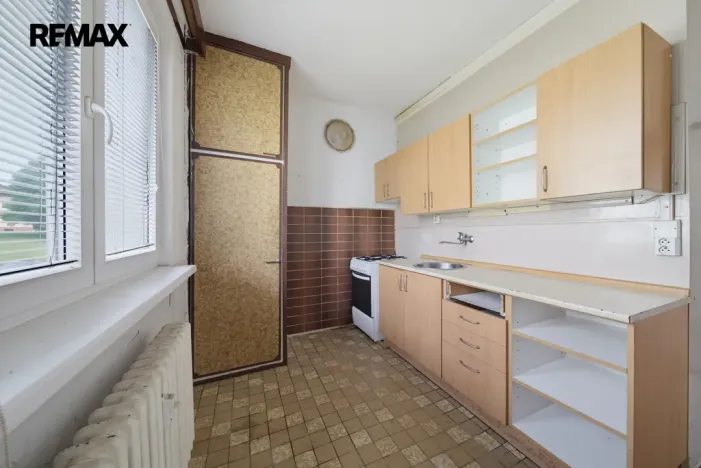 Prodej bytu 3+1, Hroznětín, Sídliště, 73 m2