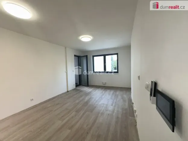 Pronájem bytu 1+kk, Břeclav, Břetislavova, 25 m2
