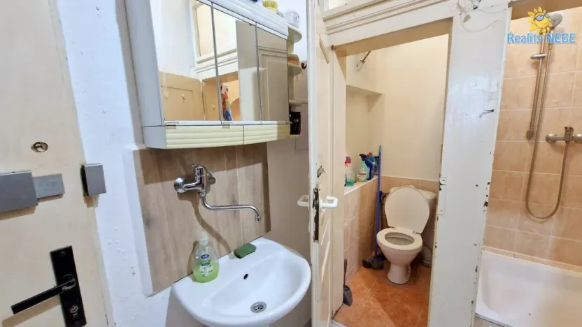 Pronájem bytu 2+kk, Praha - Košíře, Holečkova, 43 m2