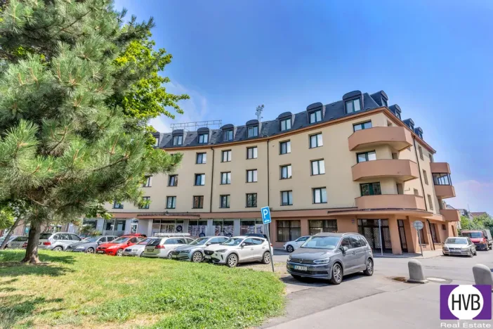 Prodej atypického bytu, Praha, Suchdolské náměstí, 14 m2
