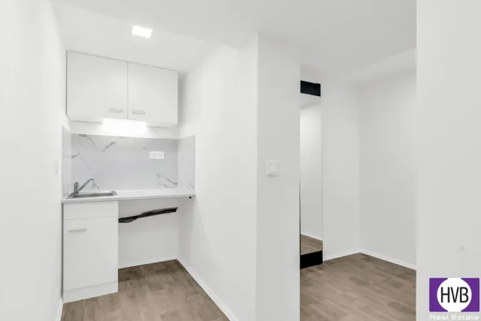 Prodej atypického bytu, Praha, Suchdolské náměstí, 14 m2