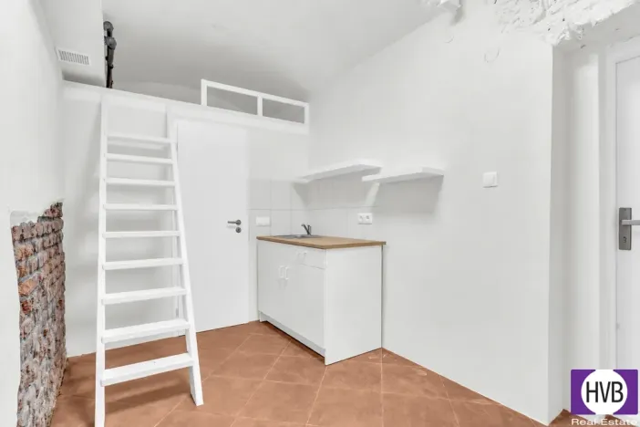 Prodej atypického bytu, Praha, Jagellonská, 16 m2