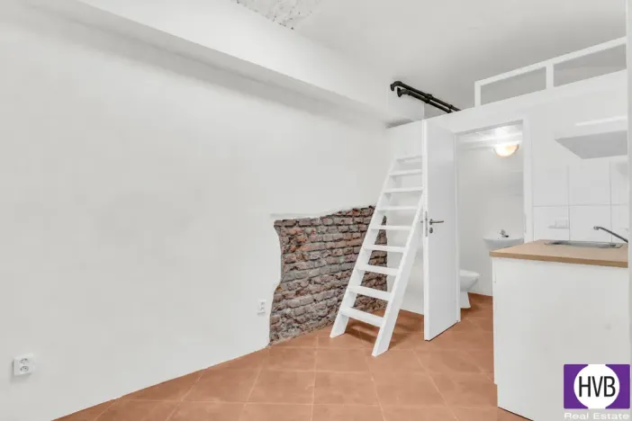 Prodej atypického bytu, Praha, Jagellonská, 16 m2