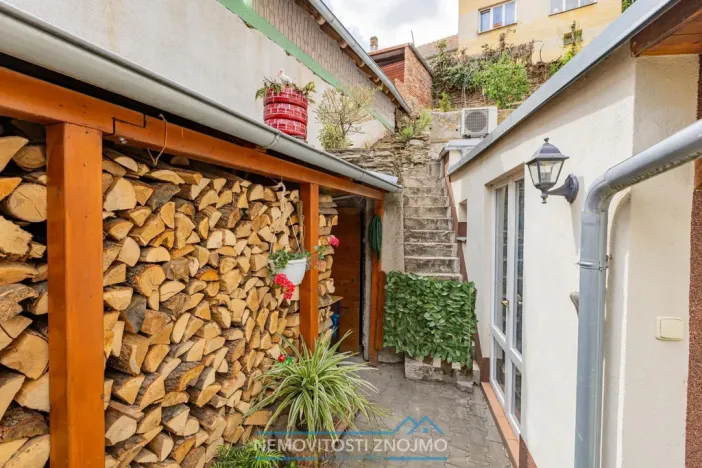Prodej rodinného domu, Hluboké Mašůvky, 80 m2